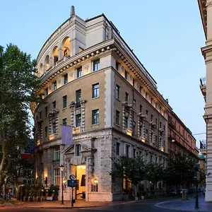 Grand Palace Hotell